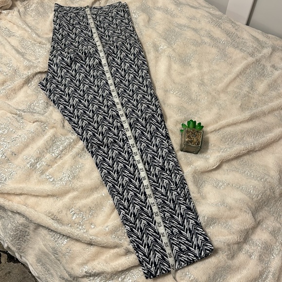 Gap, Ultra Skinny Ankle pants, Stretch, Chevron, Navy and White, Size 16 - Picture 4 of 6